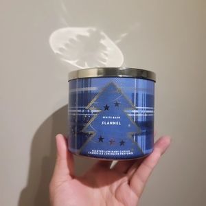 BATH AND BODY WORKS | 3 Wick Flannel Scented Candle